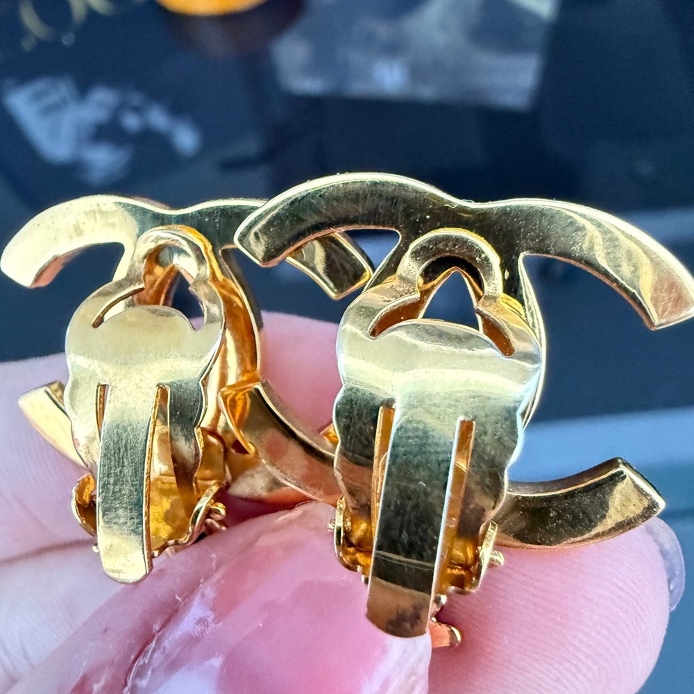 LOT 2222 RUNWAY 24K gold plated CHANEL vintage lizard Earrings with Pearls 1991 - Picture 10 of 17